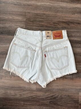 Levi’s 501 Light Wash Cutoff Shorts